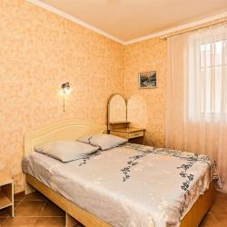 Номер стандарт с 1 двуспальной кроватью и видом на горы