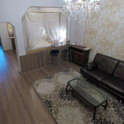 Номер люкс улучшенный с 1 двуспальной кроватью (с завтраком)