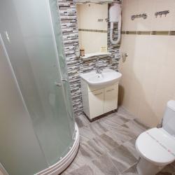 Коттедж стандарт с 2 односпальными и 1 двуспальной кроватью