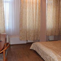 Номер стандарт с 1 двуспальной кроватью
