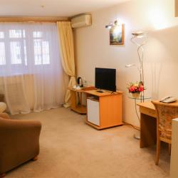 Номер люкс бизнес с 1 двуспальной кроватью