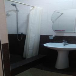 Номер стандарт семейный с 1 двуспальной кроватью и диваном