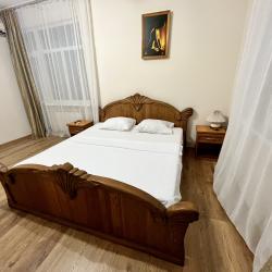 Номер стандарт с 1 двуспальной кроватью