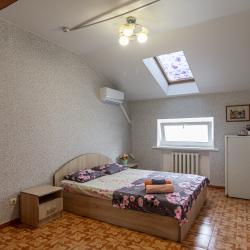Комната комфорт с 1 двуспальной кроватью (мансарда)