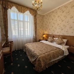 Номер стандарт с 1 двуспальной кроватью