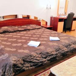 Номер полулюкс семейный с 1 двуспальной кроватью
