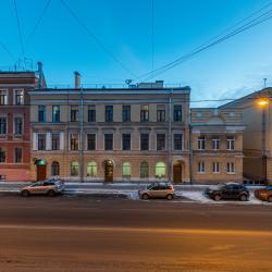 3-комнатные апартаменты улучшенные LetYourFlat “Toscana” гостиная 32м2