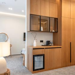 Номер полулюкс с 1 двуспальной кроватью и диваном