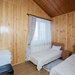 Номер эконом с 2 односпальными кроватями (с завтраком)