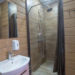 Номер стандарт с 1 двуспальной кроватью 2 этаж