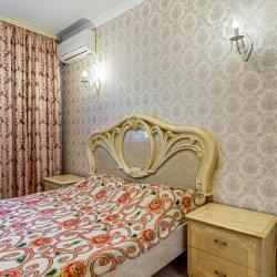 4-местный 2-комнатный номер комфорт семейный с 2 односпальными и 1 двуспальной кроватью
