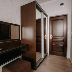 Комната полулюкс с 1 двуспальной кроватью (5 этаж)