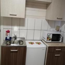 Номер улучшенный семейный с 1 односпальной и 1 двуспальной кроватью