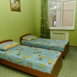 Комната стандарт с 4 односпальными кроватями (общие удобства)