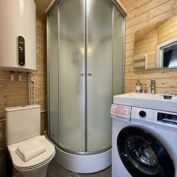 Коттедж семейный с 1 двуспальной кроватью и кухней