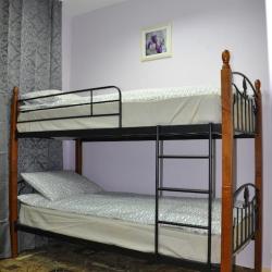Кровать в 4-местном общем женском номере