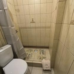 Номер люкс семейный с 1 односпальной и 1 двуспальной кроватью