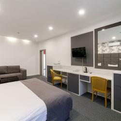 Номер делюкс семейный с 1 двуспальной кроватью