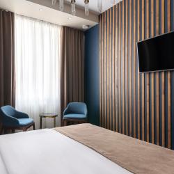 Улучшенный номер с двуспальной кроватью и видом на город