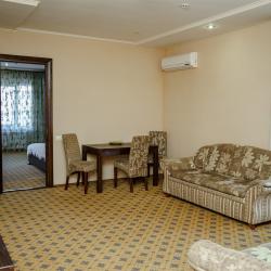 Номер люкс комфорт с 1 двуспальной кроватью