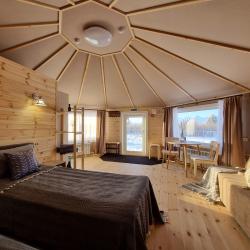 4-местный коттедж улучшенный с 2 односпальными кроватями