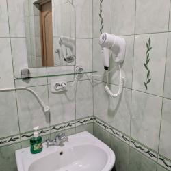 Номер стандарт с 1 двуспальной кроватью