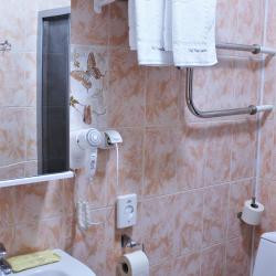 Номер стандарт с 1 двуспальной кроватью