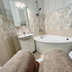 Фото Отель Rental Family Rooms (Рентал Фэмили Румс) на улице Революции 1905 года