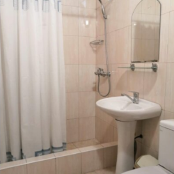 Номер стандарт с 1 двуспальной кроватью