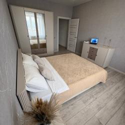 Фото День Ночь апартаменты - Новая квартира в центре города - все рядом.