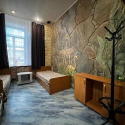 Кровать в трехместном общем номере