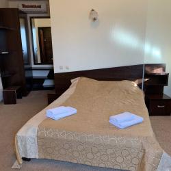 Номер стандарт улучшенный с 1 двуспальной кроватью