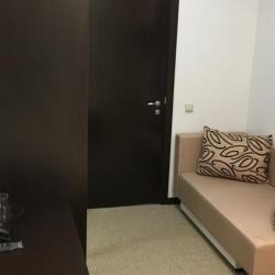 Номер стандарт с 1 двуспальной кроватью и диваном