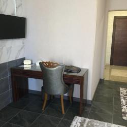 Номер полулюкс улучшенный с 1 двуспальной кроватью (с завтраком) #209