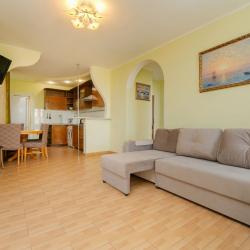 Улучшенные апартаменты с 2 спальнями и террасой с видом на город и море