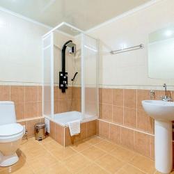 Номер стандарт семейный с 4 односпальными кроватями