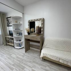 Номер полулюкс с 1 односпальной и 1 двуспальной кроватью №25