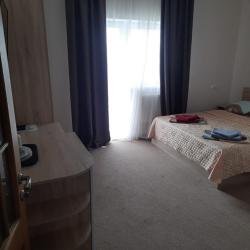 Номер стандарт с 2 двуспальными кроватями