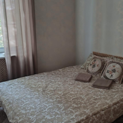 3-комнатные апартаменты улучшенные г. Москва, ул. Первомайская, д. 32/23 с 1 односпальной и 2 двуспальными кроватями