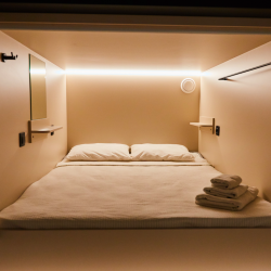 Deep Capsule Hotel (Дип) — 840fc6dee137ca21d7462b87fa37e6f7