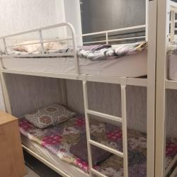 Кровать в 6-местном общем женском номере