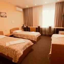 Номер стандарт с 3 односпальными кроватями с видом на город