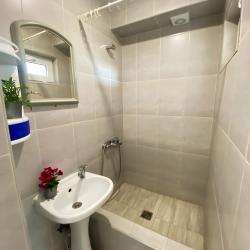 Комната эконом с 2 односпальными кроватями 2 этаж (общие удобства)
