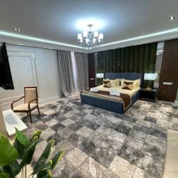 3-комнатные апартаменты люкс с 1 двуспальной кроватью (с завтраком)