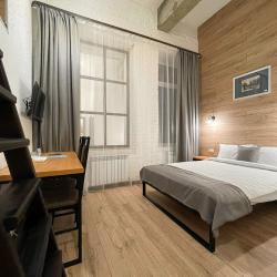 Номер улучшенный стандарт с 2 односпальными и 1 двуспальной кроватью