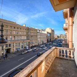 Номер стандарт с 1 двуспальной кроватью и балконом