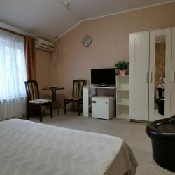 Номер стандарт с 2 односпальными кроватями и дополнительным местом