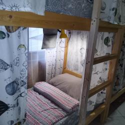 Кровать в общем номере с 4 двухъярусными кроватями (удобства на этаже)