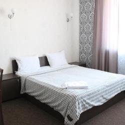 Номер стандарт с 1 двуспальной кроватью
