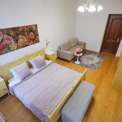 Фото Отель FlatStay Достоевского 38 | 3шка на 8 человек в Петербургском стиле